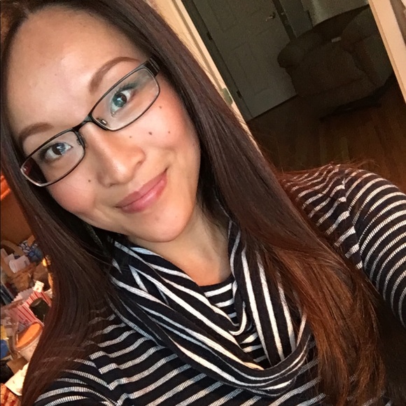 Meet your Posher, Emily - Picture 3 of 4